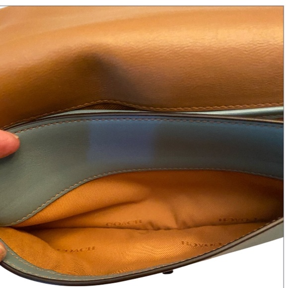 Coach 57325 Turnlock Crossbody in Glovetanned Leather - Cloud Blue - Picture 5 of 13